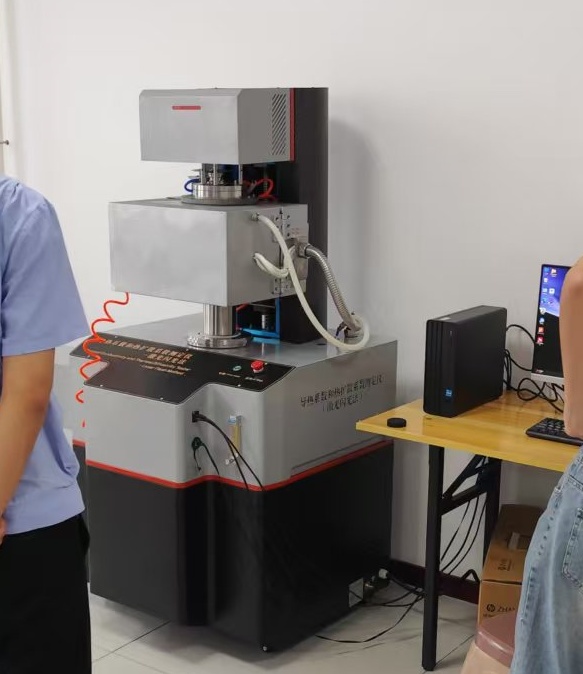 聚焦前沿科技，提升核心競爭力—某公司蒞臨上海理濤參觀學(xué)習(xí)導(dǎo)熱系數(shù)和熱擴(kuò)散系數(shù)測定儀(激光閃光法) 熱分析技術(shù)