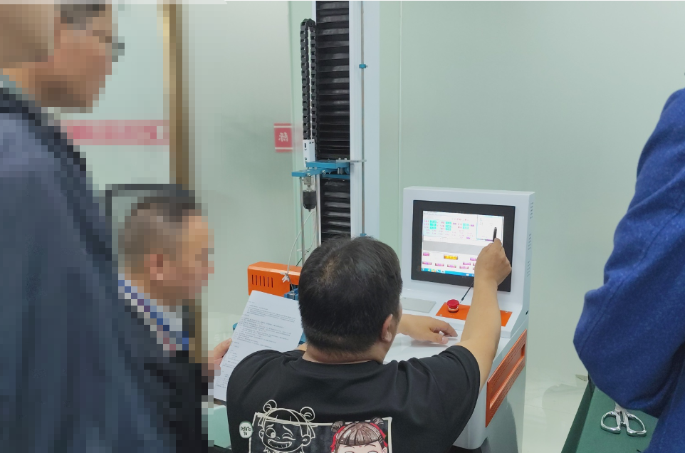 深圳某某有限公司赴上海理濤參觀考察設(shè)備非血管內(nèi)導(dǎo)管導(dǎo)絲滑動(dòng)性能測試儀